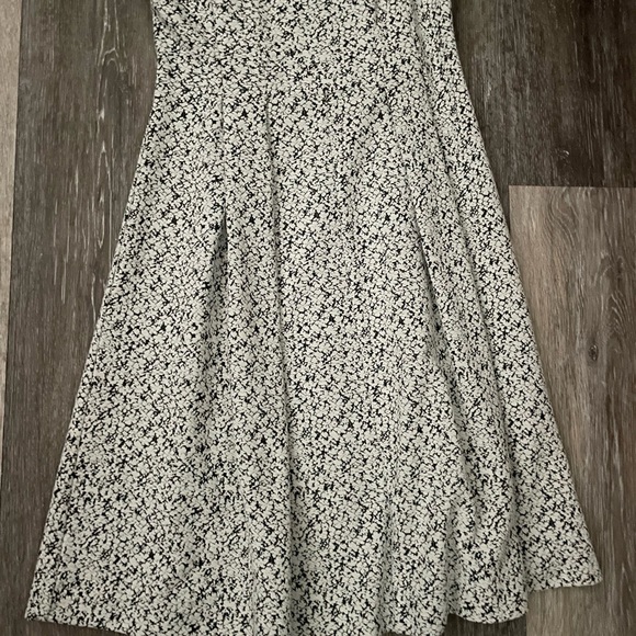 Dynamite Dress - Picture 3 of 4